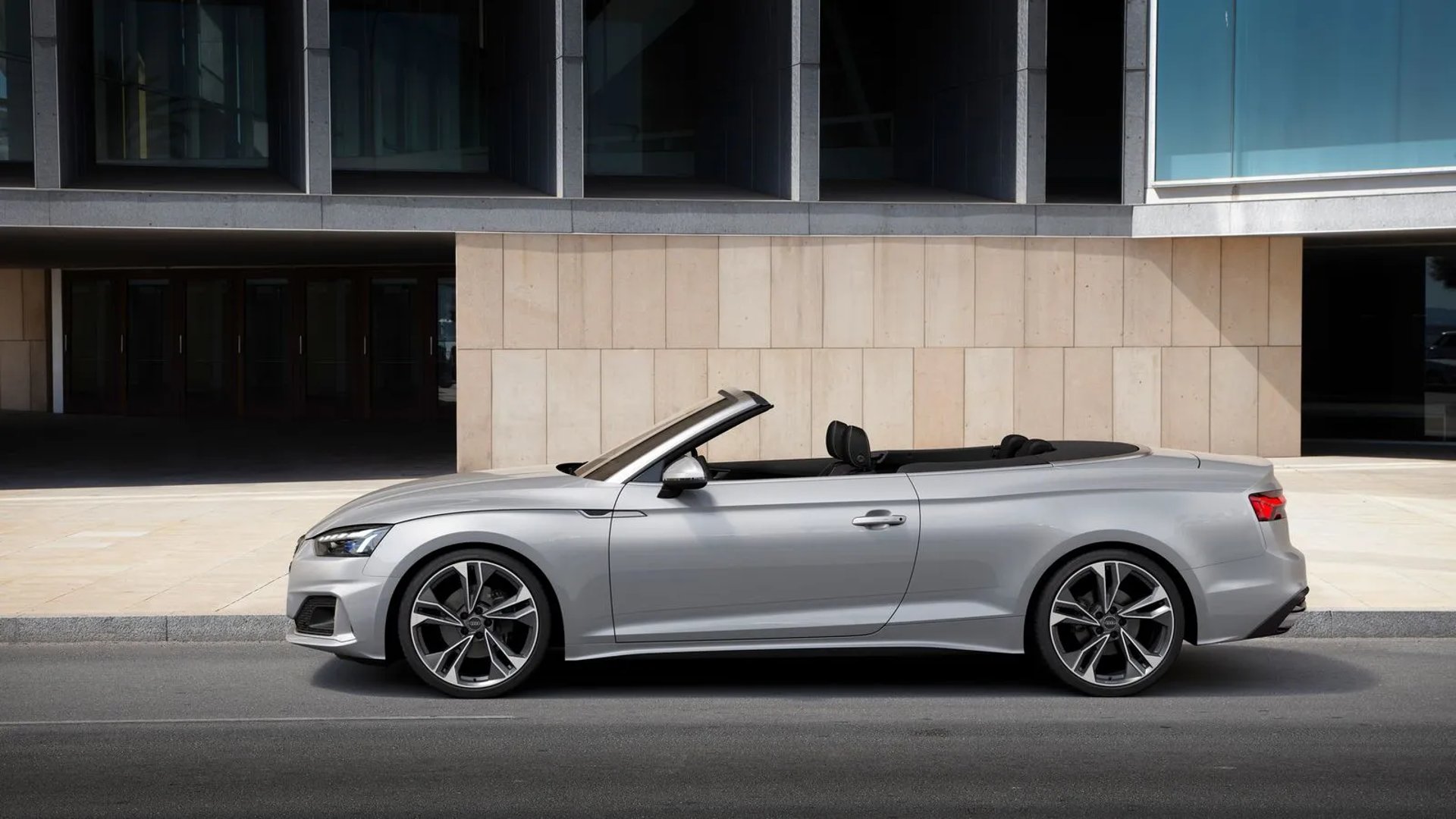 Audi_A5_2_generation_restyling__Cabrio__5.jpg