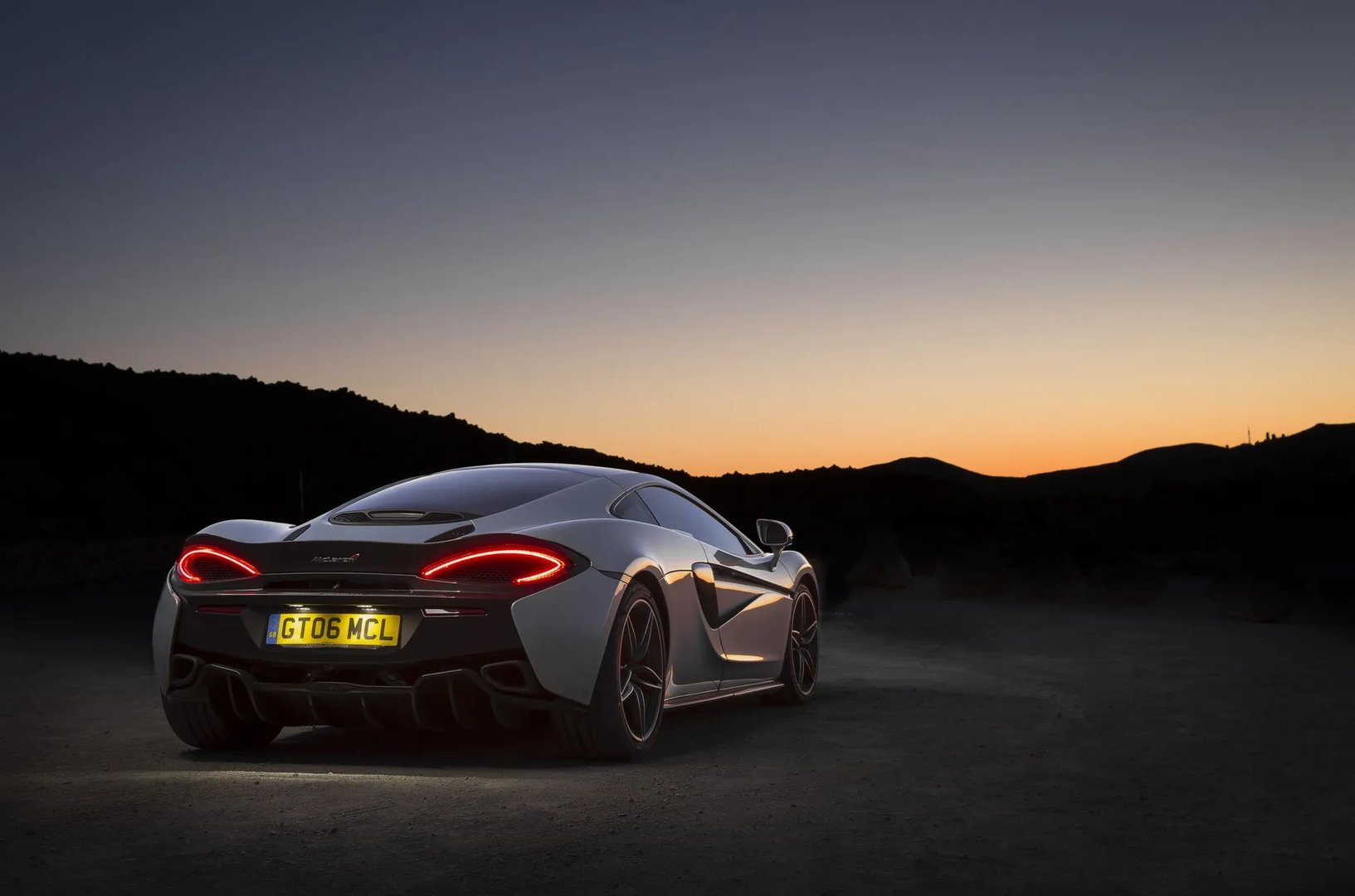 McLaren_570GT_1_generation__Coupe__6.jpg