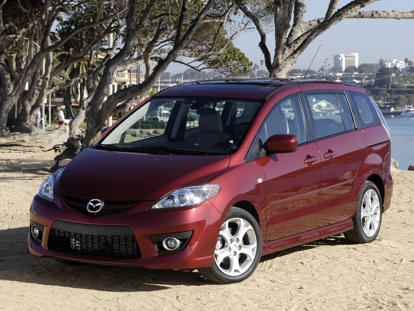 Mazda_5_1_generation_restyling__Compact_Van__10.jpg