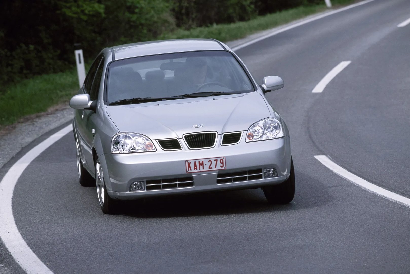 Daewoo_Nubira_3_generation__Sedan__13.jpg