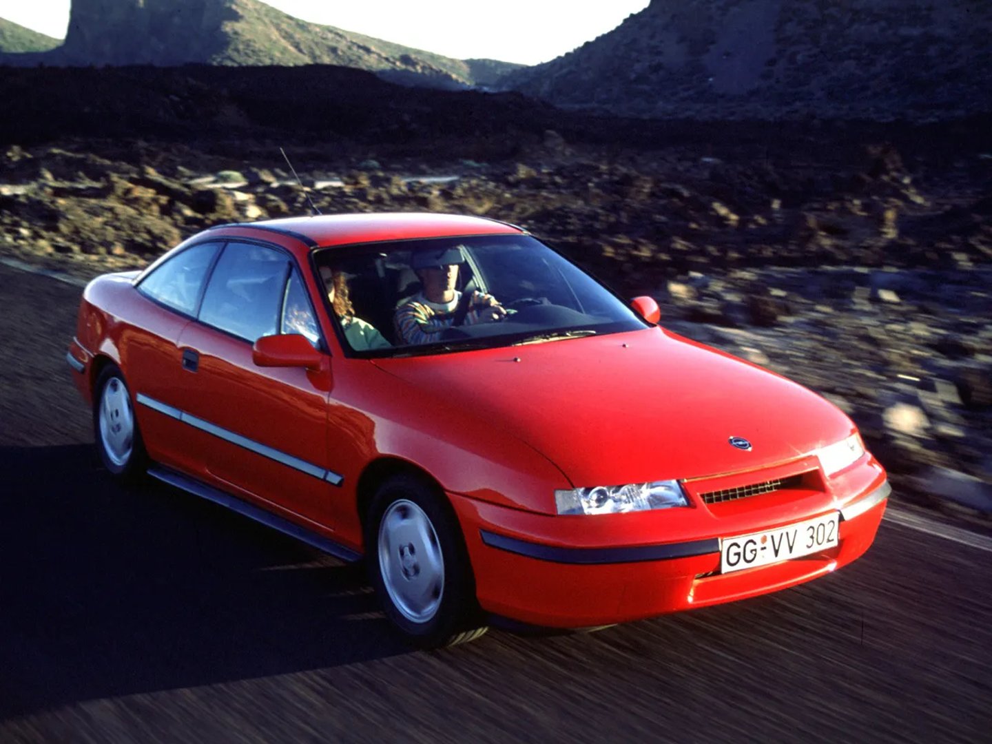 Opel_Calibra_1_generation__Coupe__2.jpg