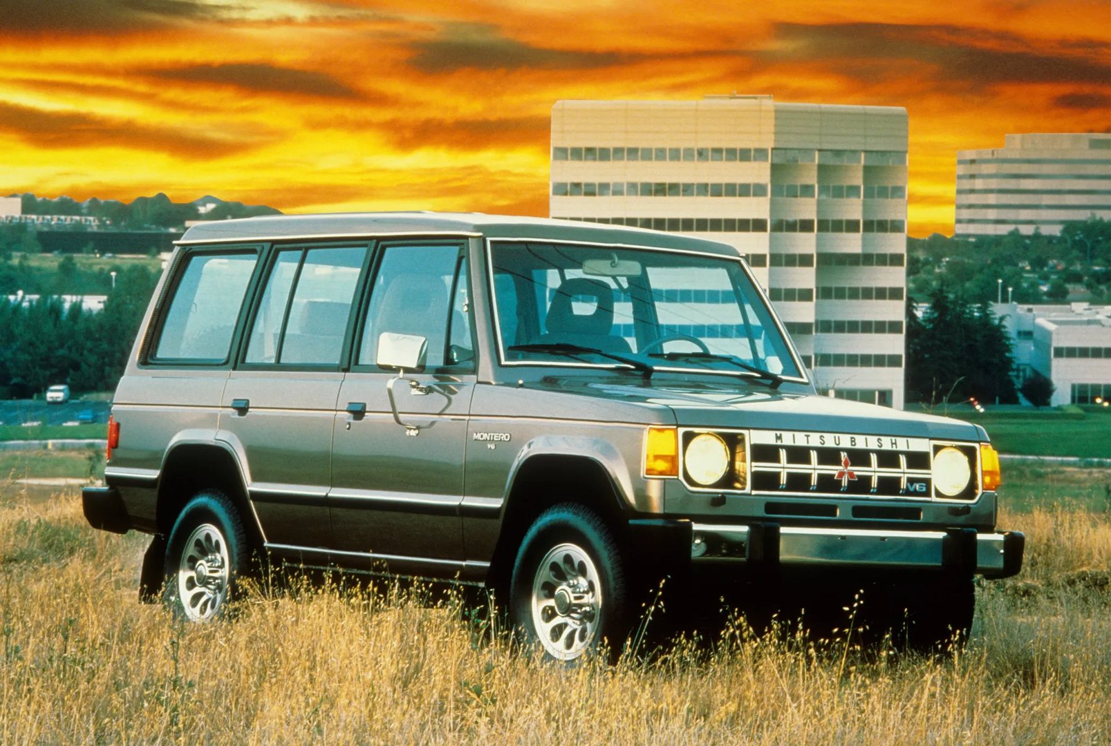 Mitsubishi Montero 1 generation  SUV 5-doors