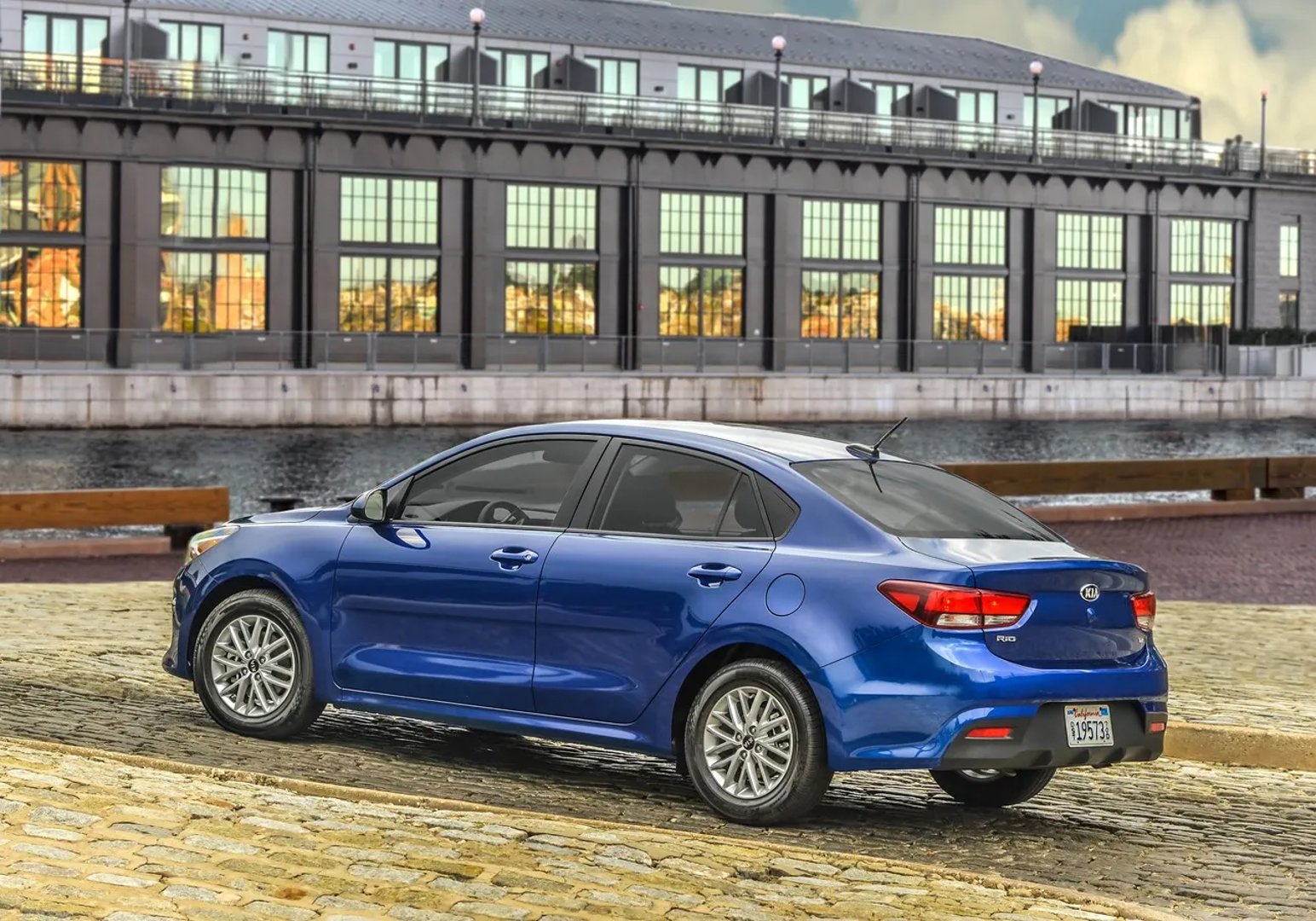 Kia_Rio_4_generation__Sedan__4.jpg