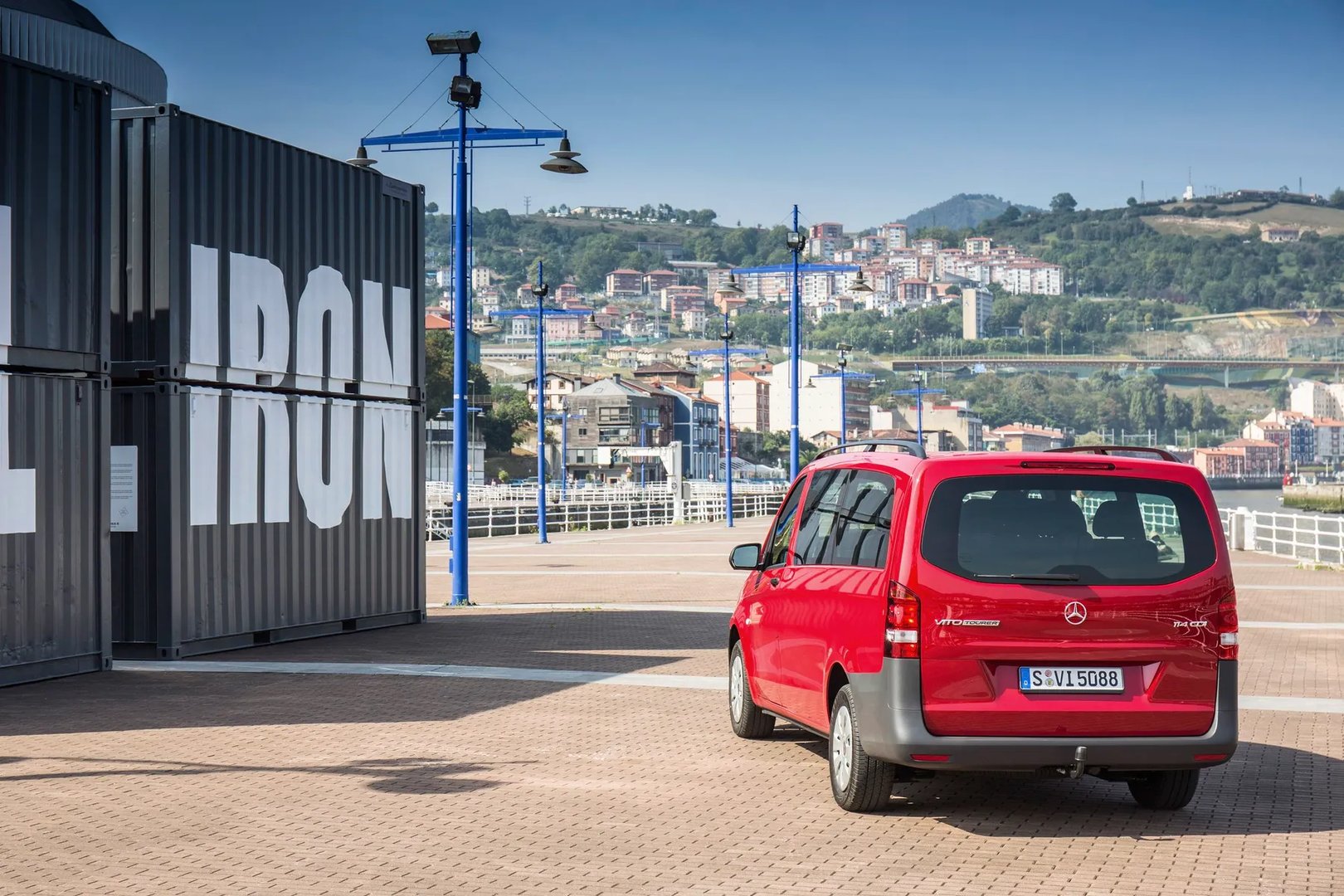 Mercedes_Vito_3_generation__Minivan__2.jpg