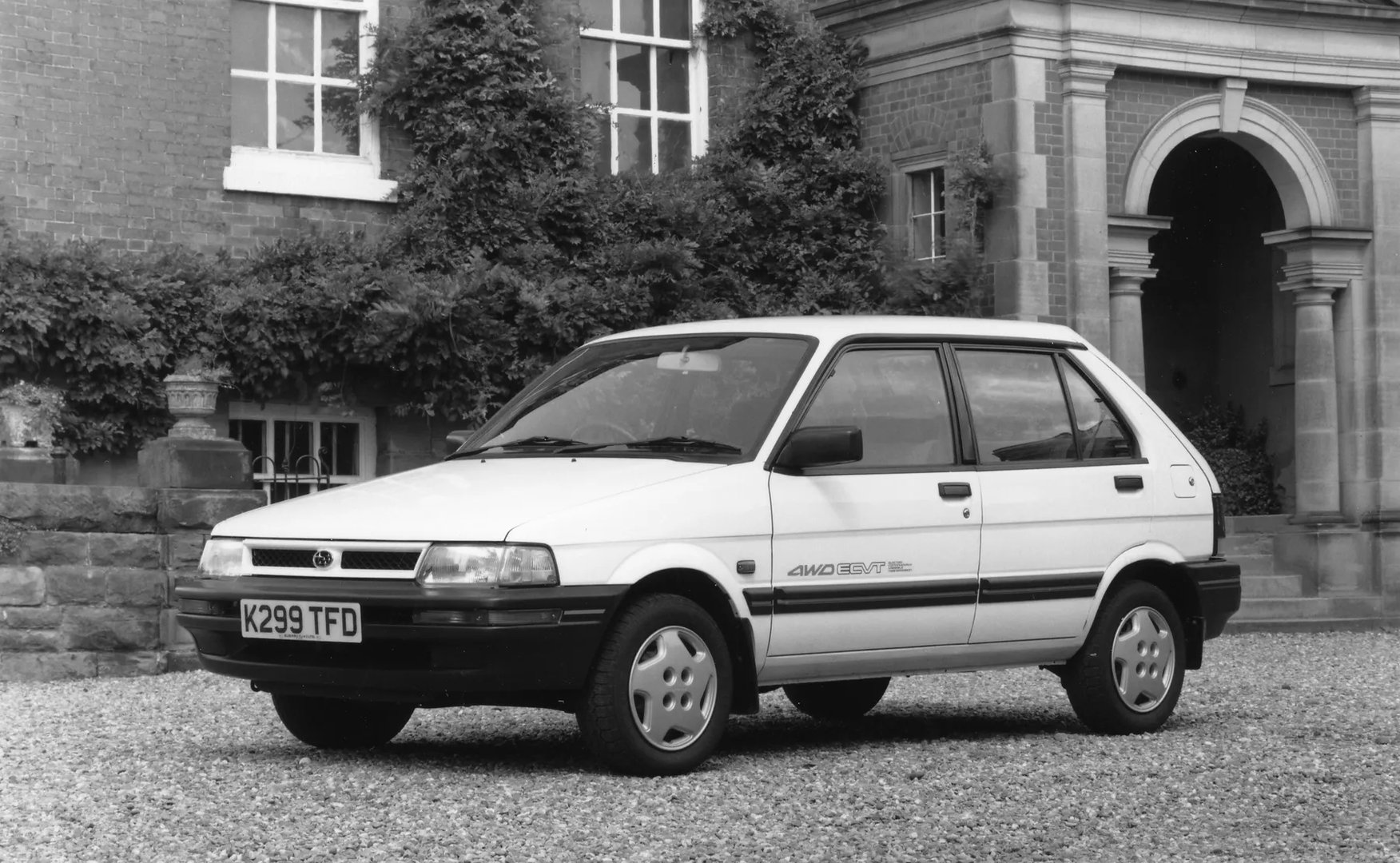 Subaru_Justy_1_generation_restyling__Mini_5-doors__4.jpg