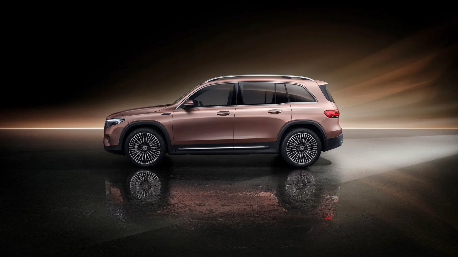 Mercedes_EQB_1_generation__SUV_5-doors__10.jpg