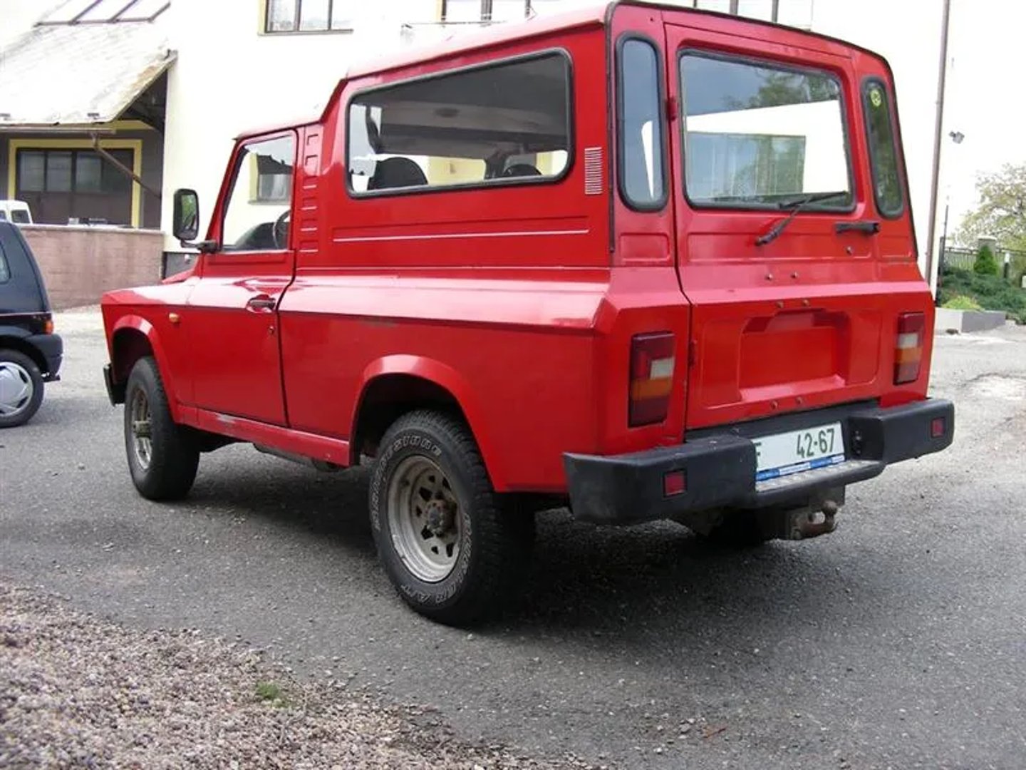 Aro_24_aro_1_generation__SUV_3-doors__1.jpg