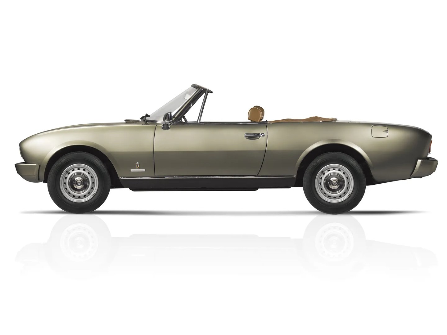 Peugeot_504_1_generation__Cabrio__8.jpg