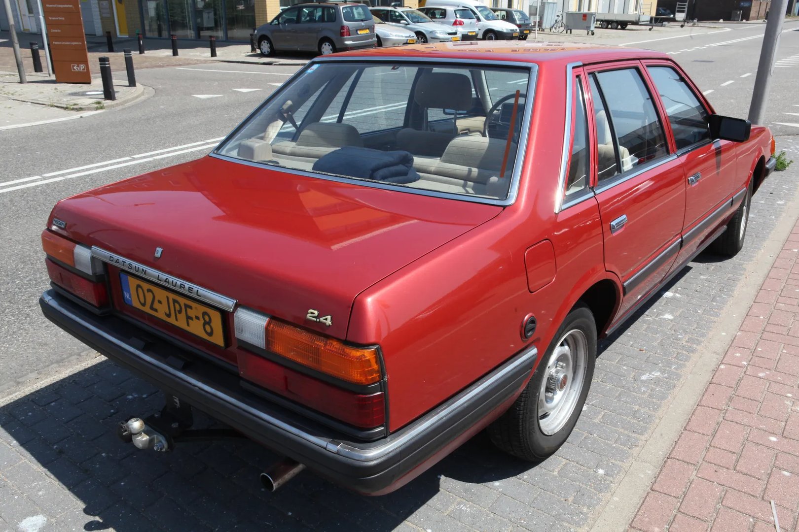 Datsun_Laurel_4_generation__Sedan__3.jpg