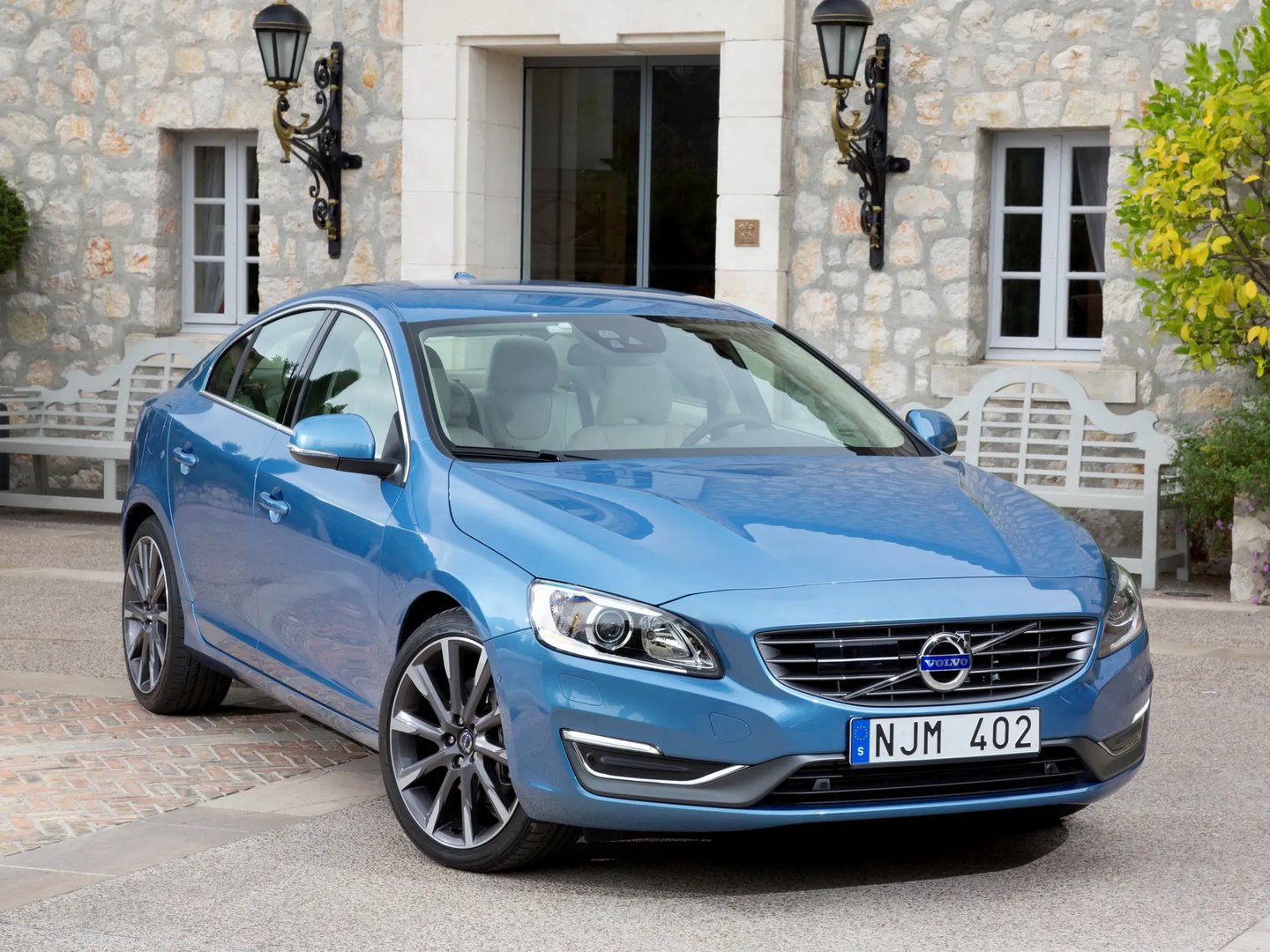 2 generation, restyling 