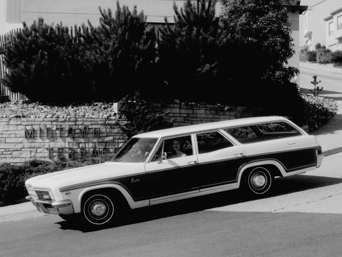 Chevrolet_Caprice_1_generation__Estate_5-door__5.jpg