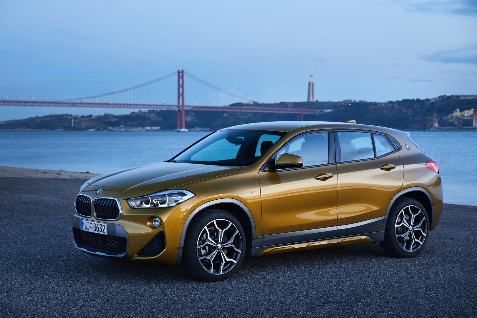 BMW_X2_1_generation__SUV_5-doors__13.jpg
