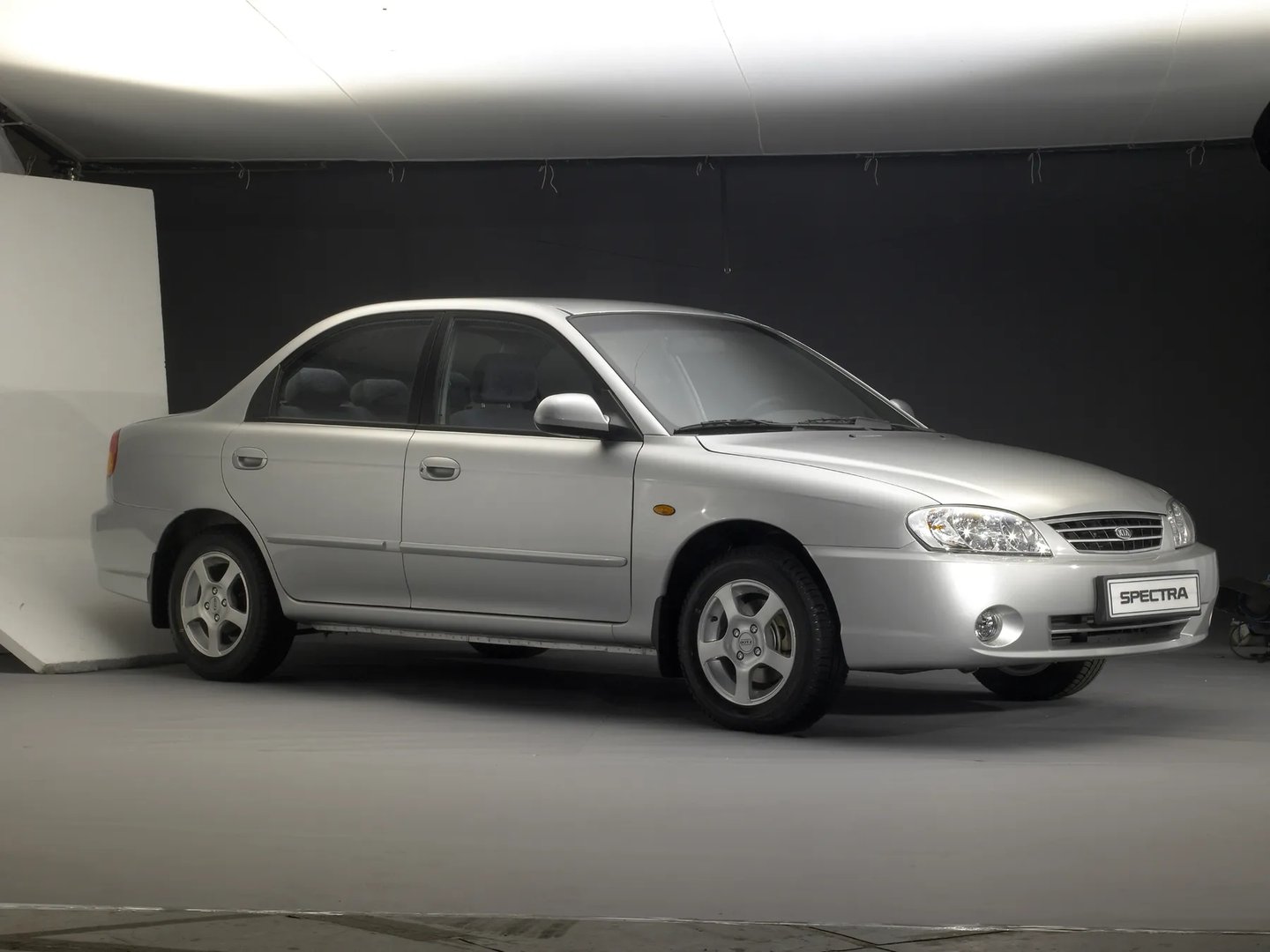 Kia_Spectra_1_generation_restyling_2__Sedan__2.jpg