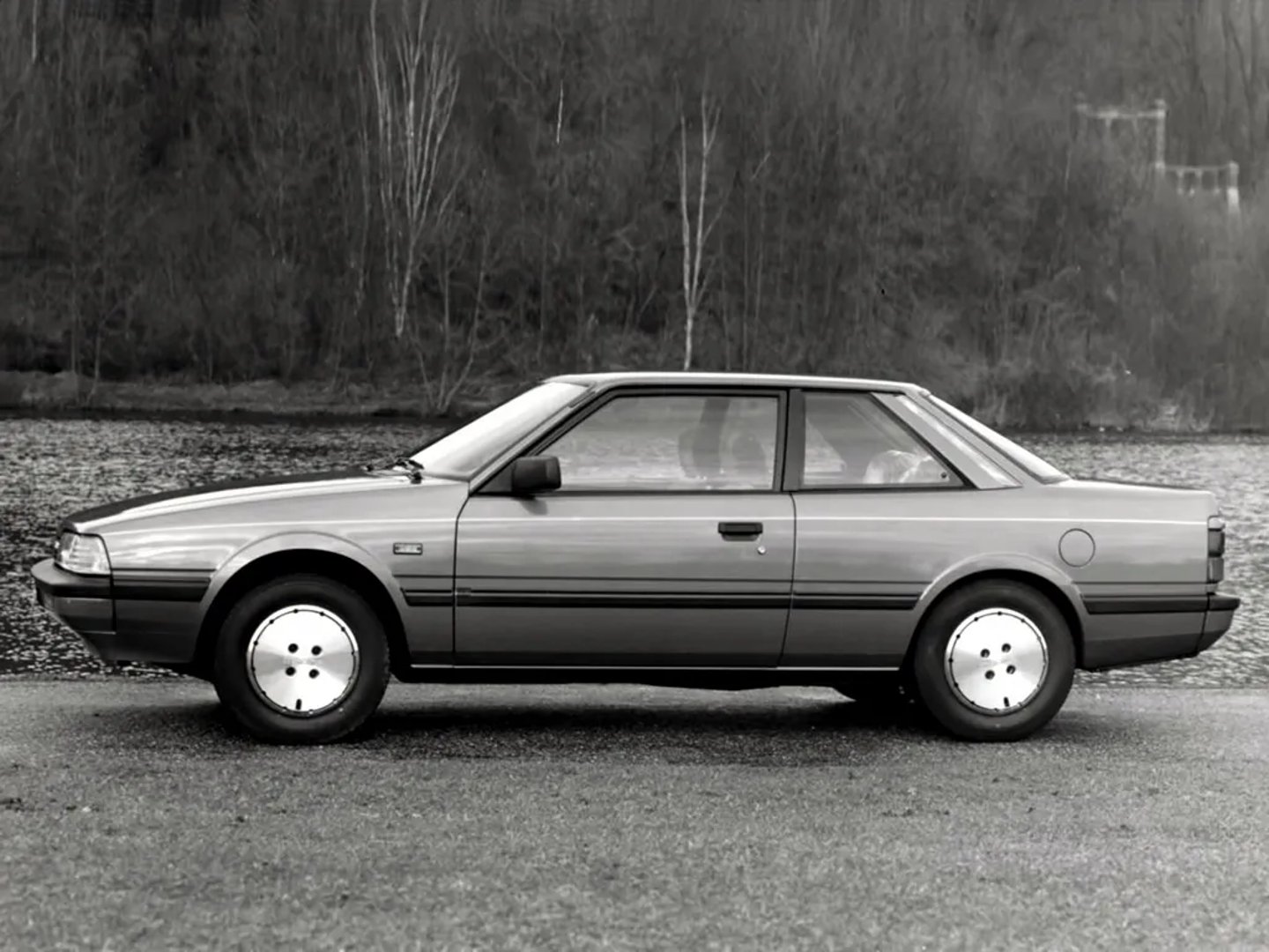 Mazda_626_2_generation__Coupe__2.jpg
