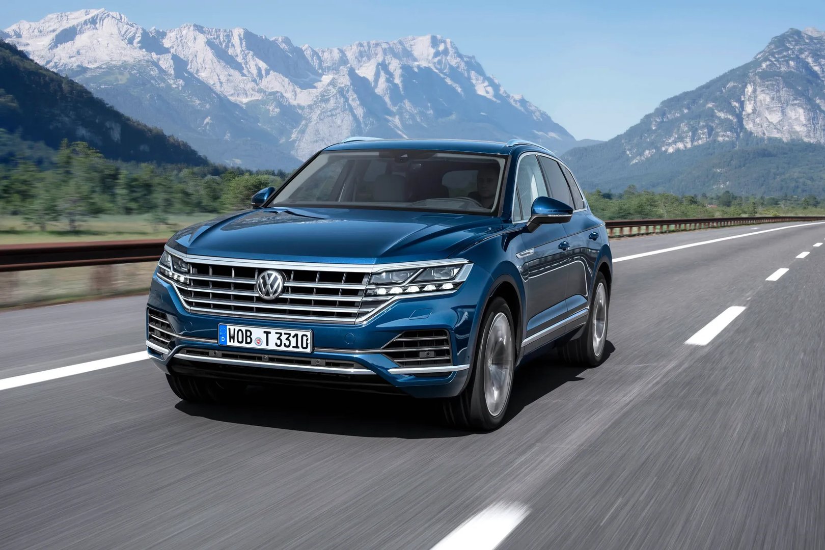 CR7  SUV 5-doors