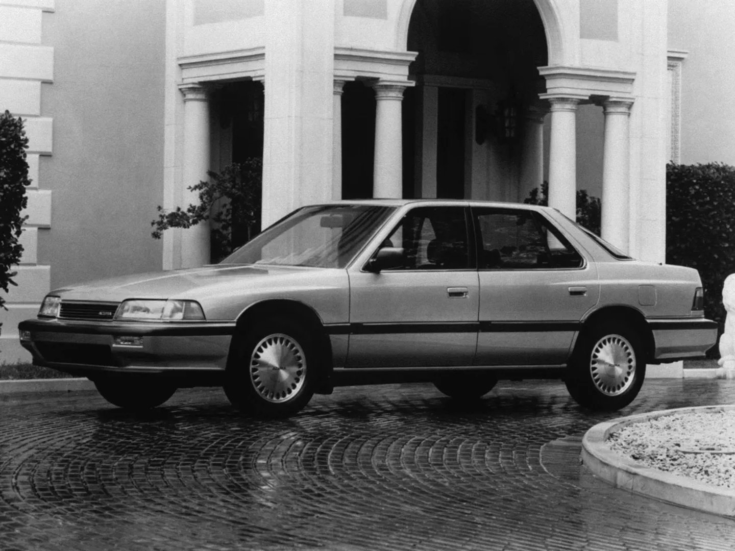 Acura_Legend_1_generation__Sedan__4.jpg