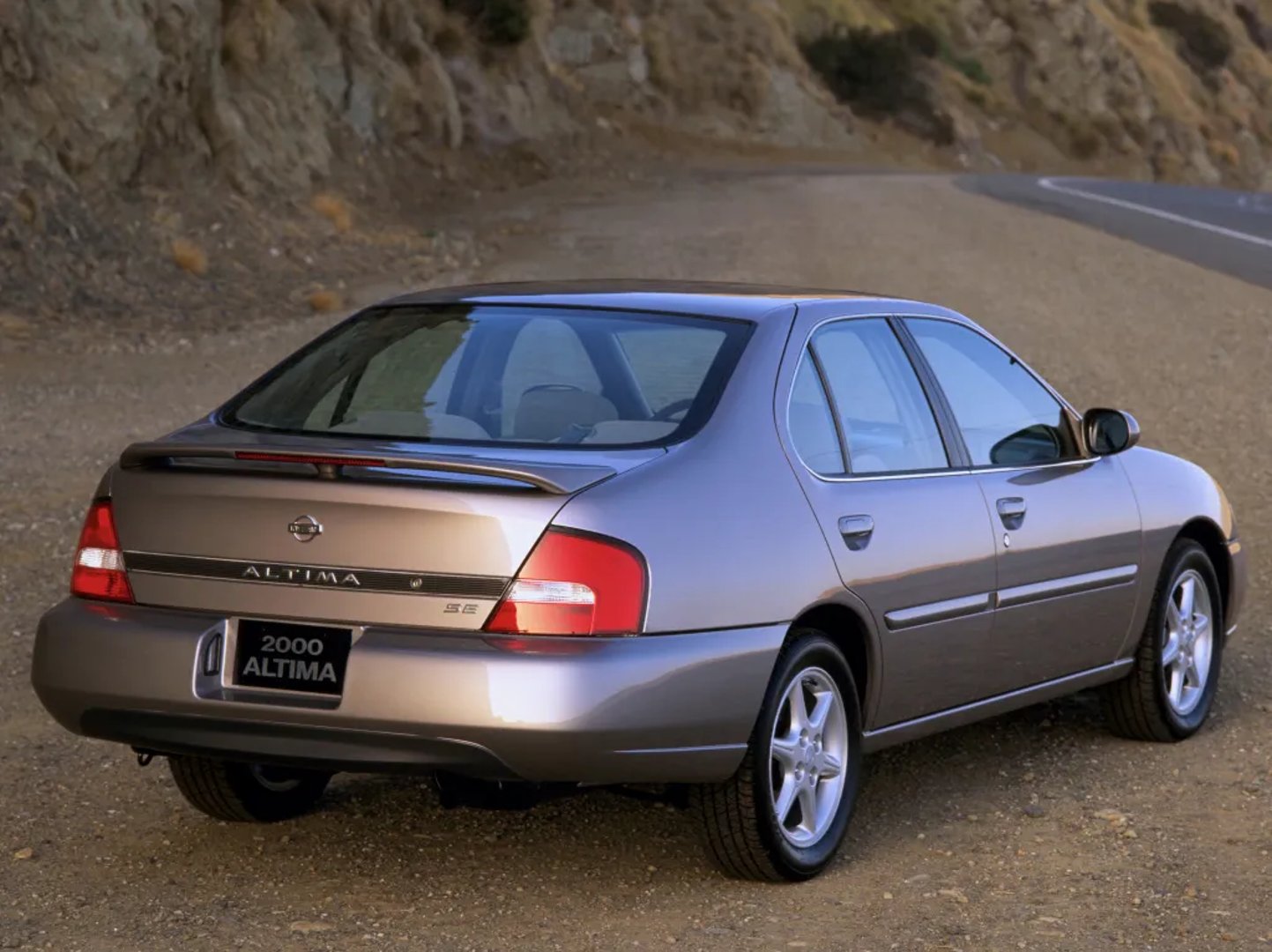 Nissan_Altima_2_generation_restyling__Sedan__2.jpg
