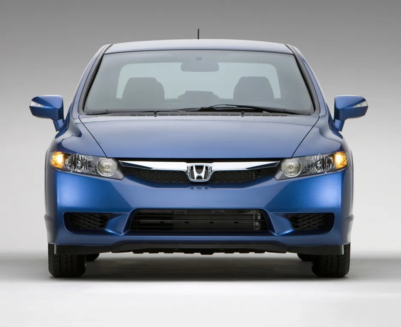 Honda_Civic_8_generation_restyling__Sedan__2.jpg