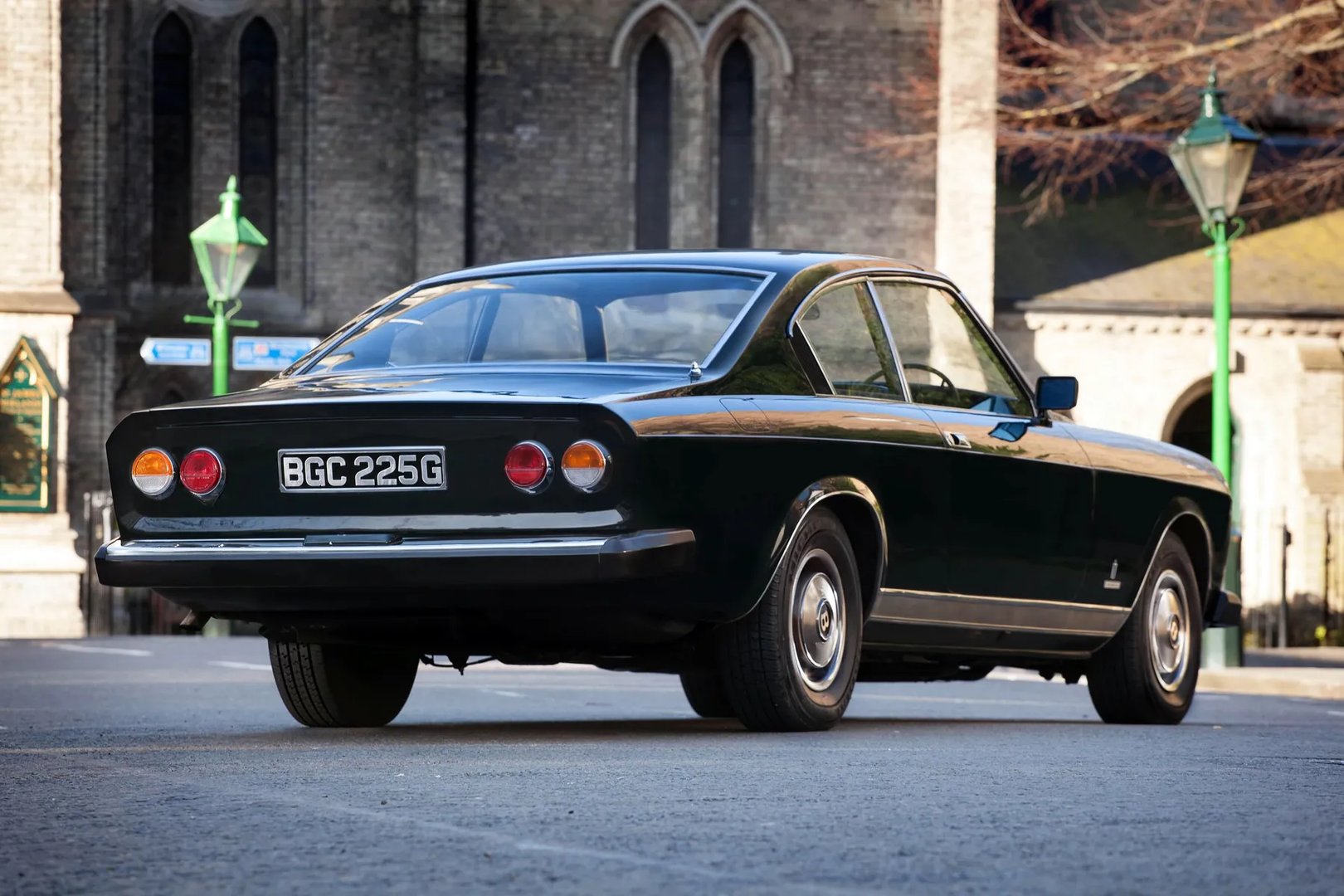 Bentley_T-Series_1_generation__Coupe__2.jpg