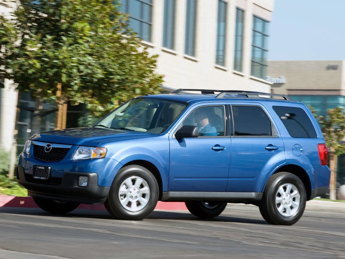 Mazda_Tribute_2_generation__SUV_5-doors__8.jpg