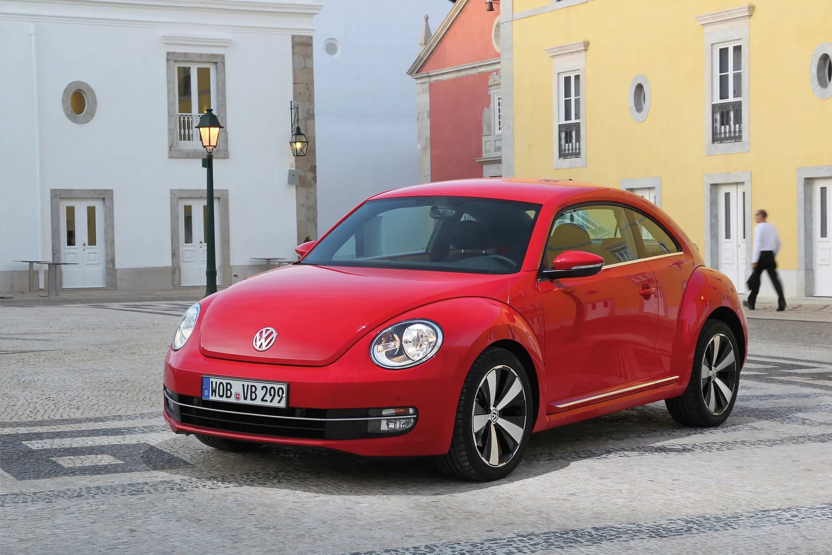 Volkswagen_Beetle_2_generation__Hatchback_3-door__3.jpg
