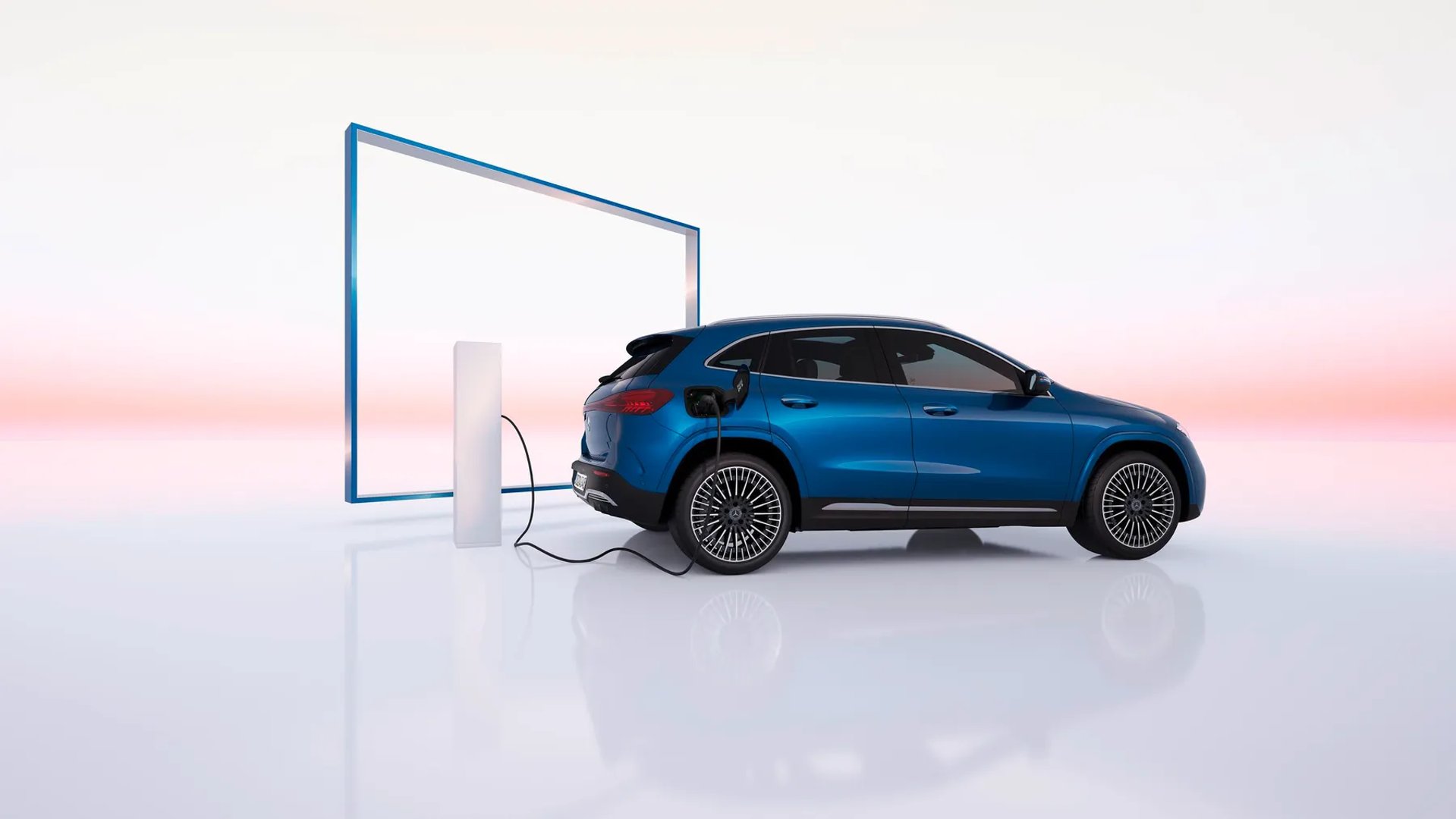 Mercedes_EQA_1_generation_restyling__SUV_5-doors__4.jpg