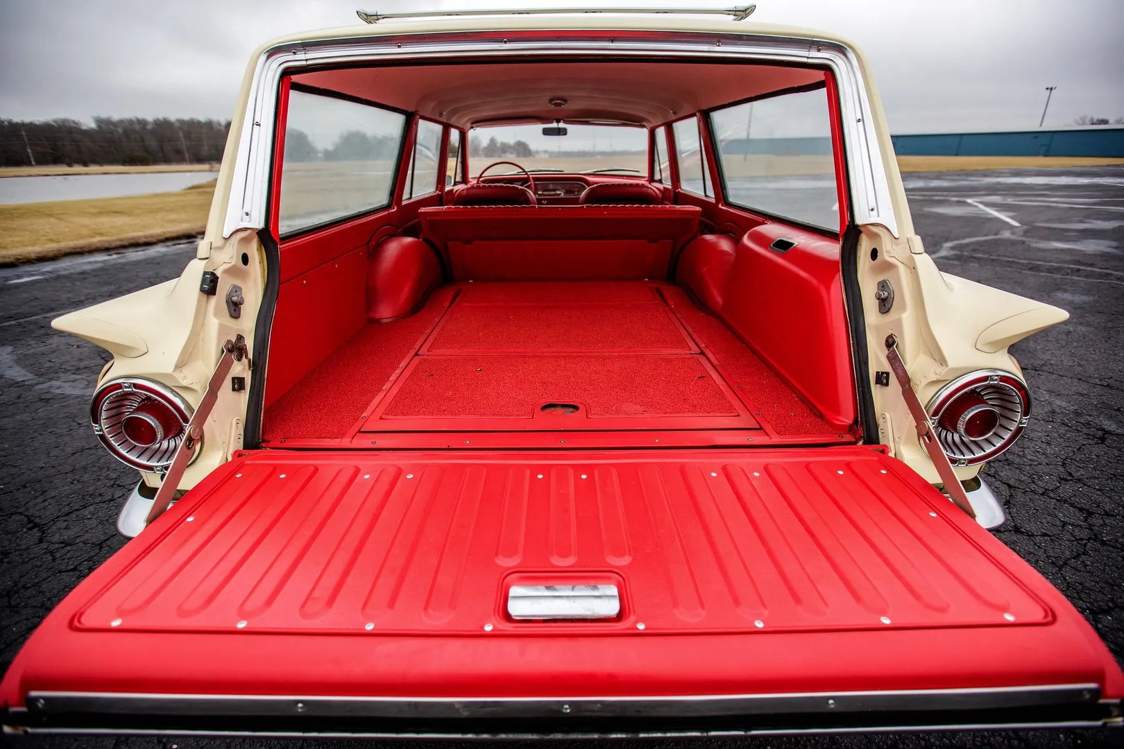 Ford_Fairlane_4_generation__Estate_5-door__8.jpg