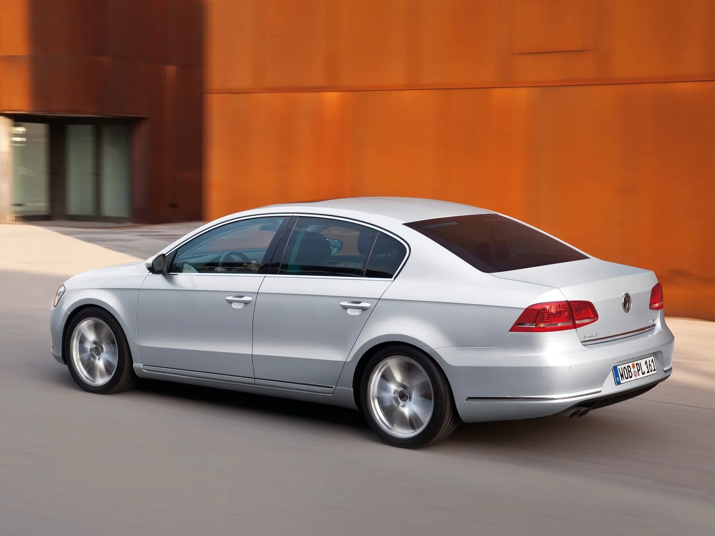 Volkswagen_Passat_7_generation__Sedan__7.jpg