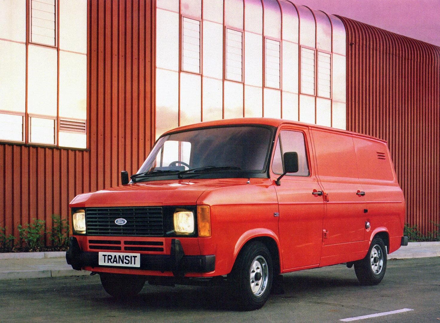 Ford_Transit_1_generation_restyling__Van__2.jpg