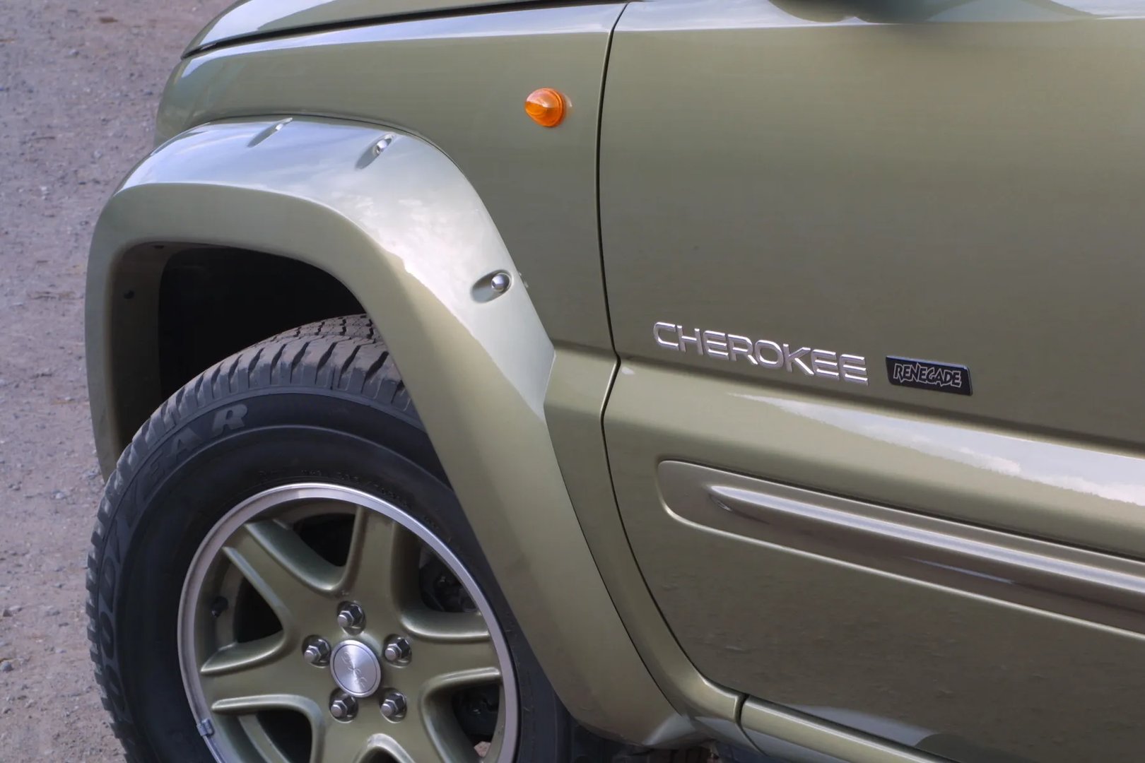 Jeep_Cherokee_3_generation__SUV_5-doors__4.jpg