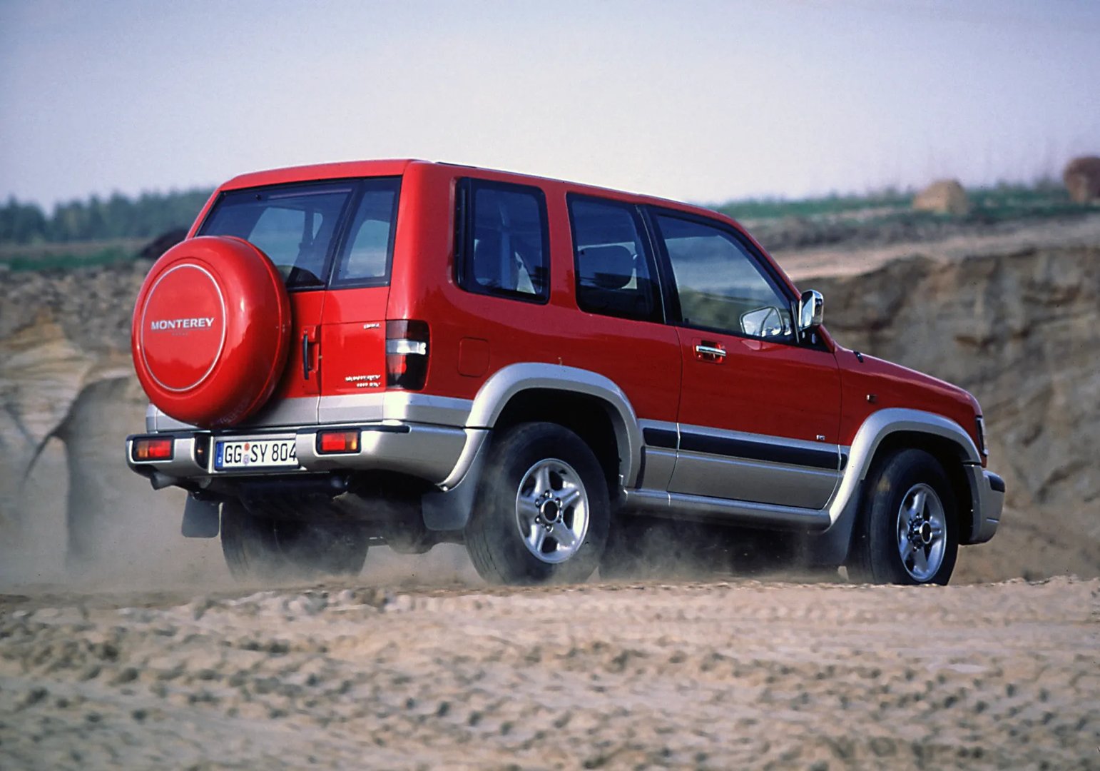 Opel_Monterey_1_generation_restyling__SUV_3-doors__10.jpg
