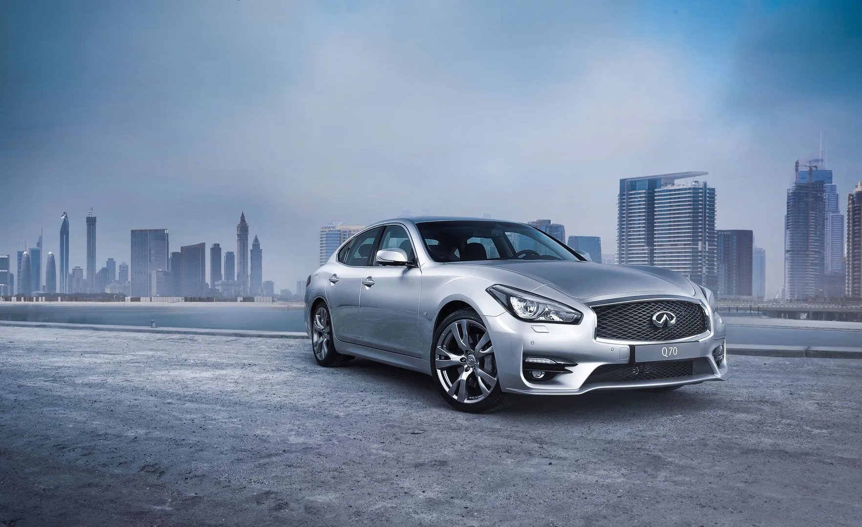 Infiniti_Q70_1_generation_restyling__Sedan__9.jpg