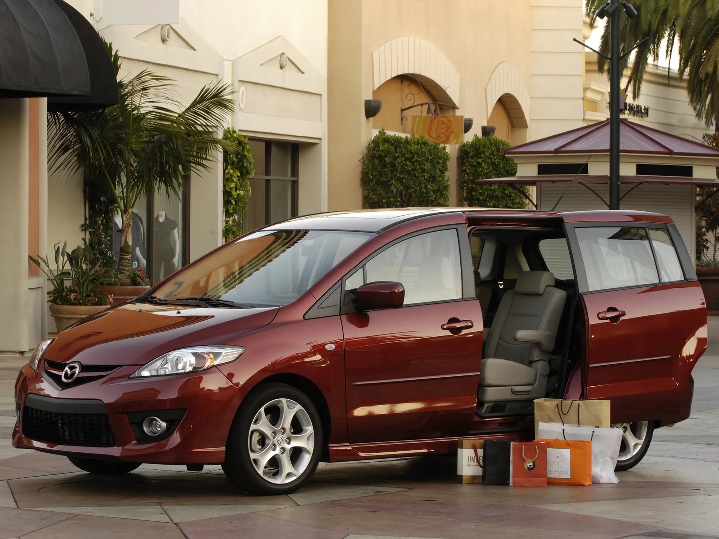Mazda_5_1_generation_restyling__Compact_Van__8.jpg