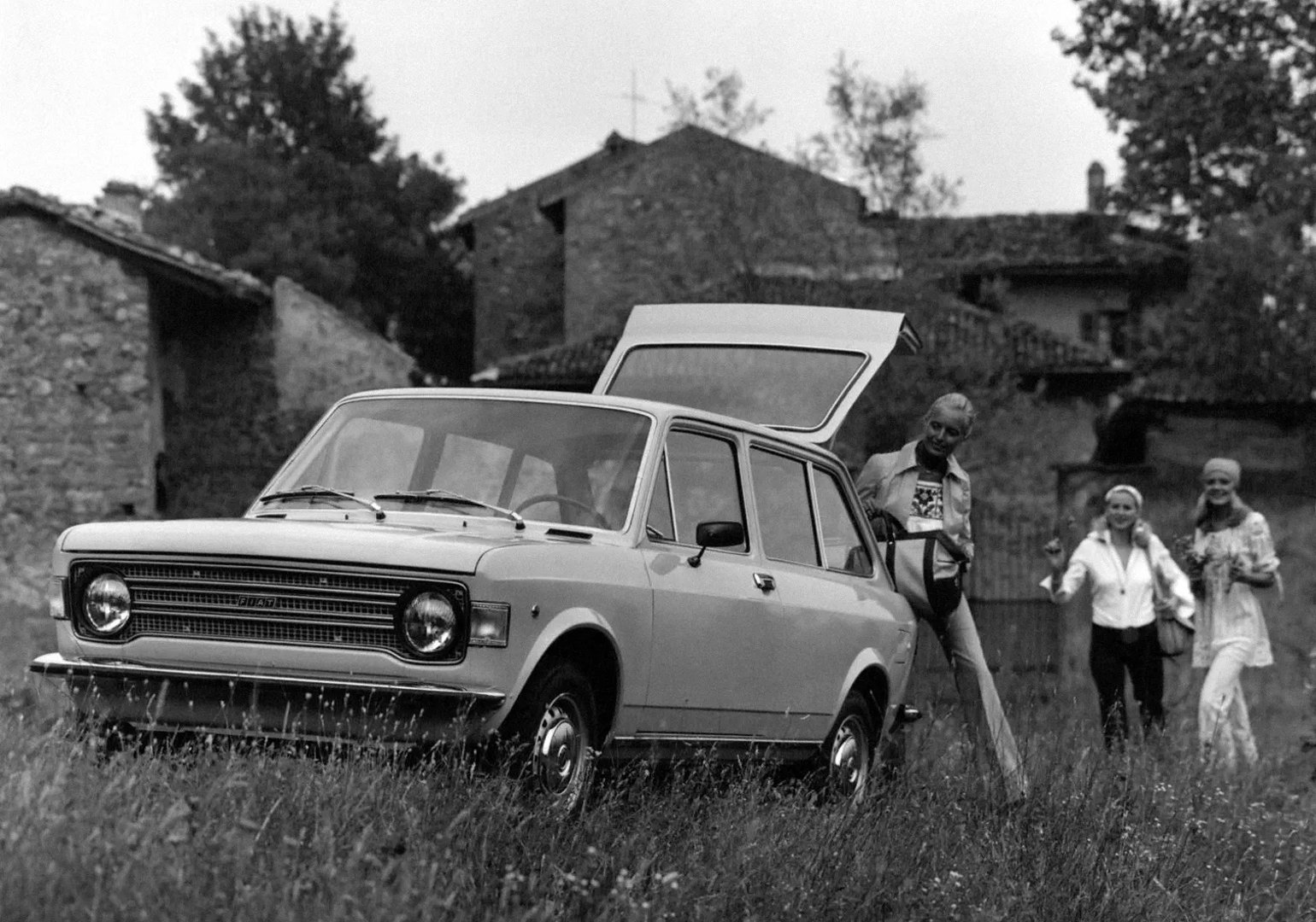 Fiat_128_1_generation__Estate_3-door__4.jpg