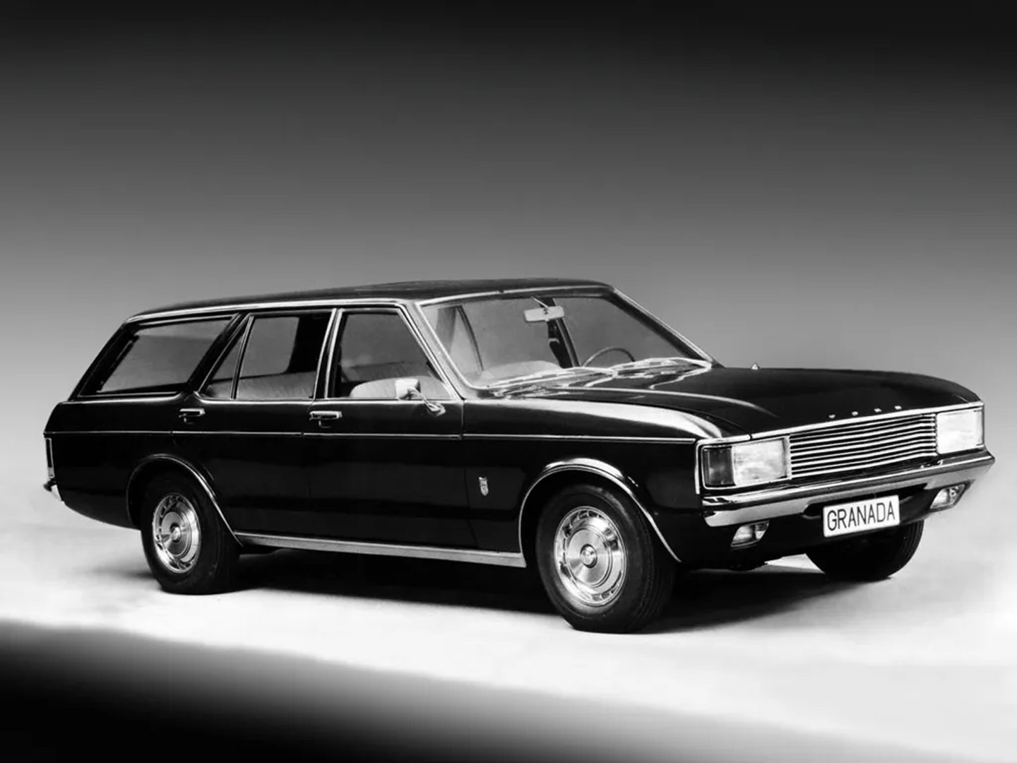 Ford_Granada_1_generation__Estate_5-door__1.jpg