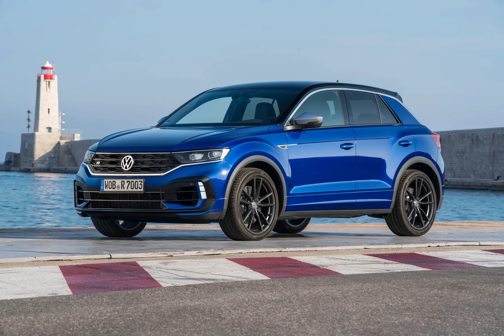 Volkswagen_T-Roc_R_1_generation__SUV_5-doors__1.jpg