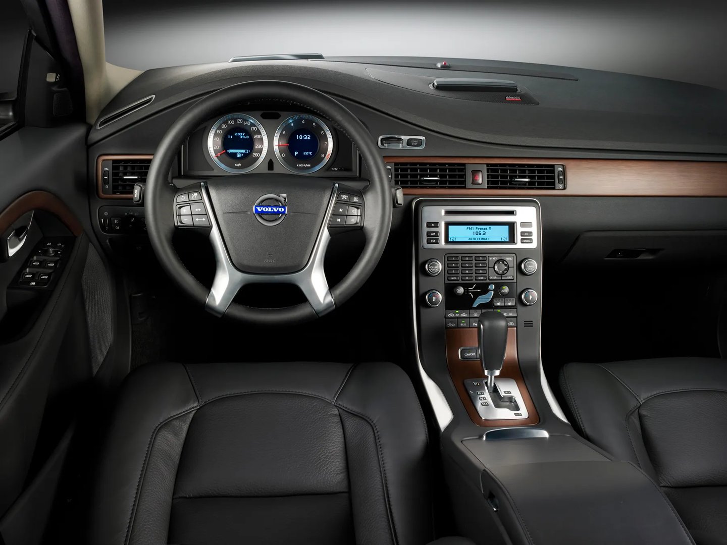 Volvo_S80_2_generation_restyling__Sedan__11.jpg