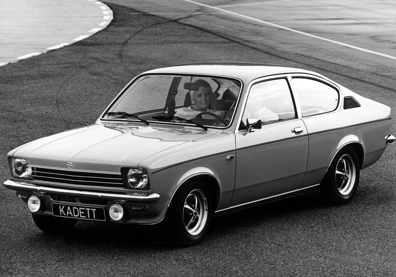 Opel_Kadett_3_generation__Coupe__11.jpg