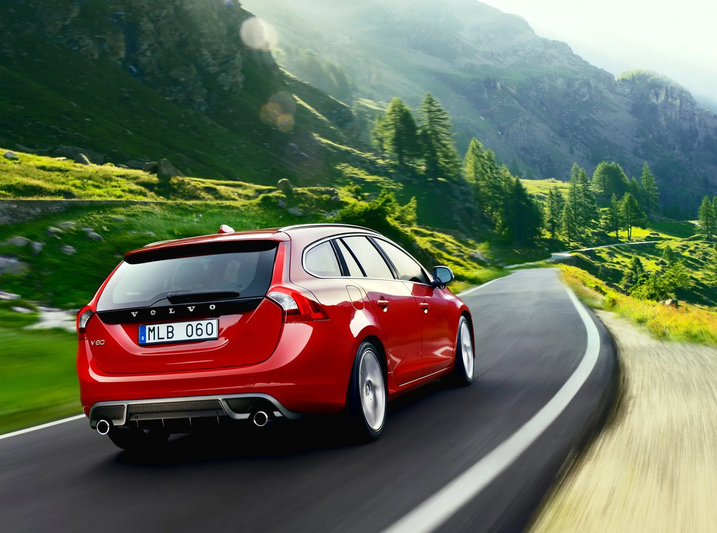 Volvo_V60_1_generation__Estate_5-door__6.jpg