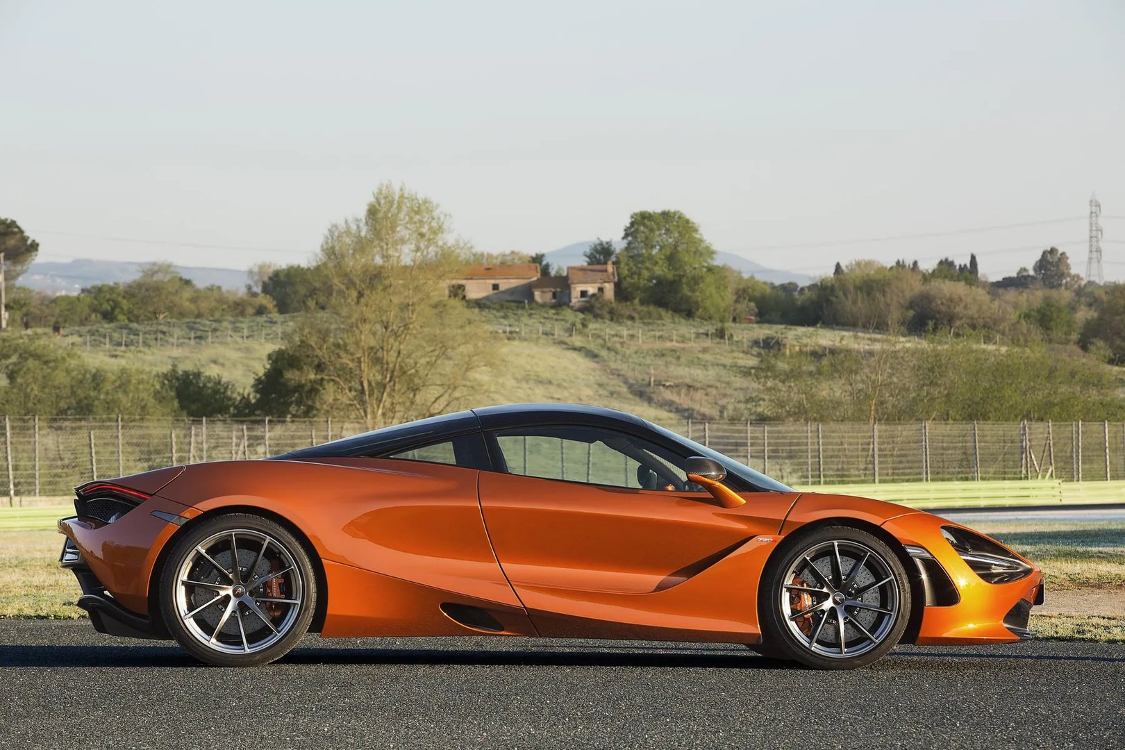 McLaren_720S_1_generation__Coupe__3.jpg