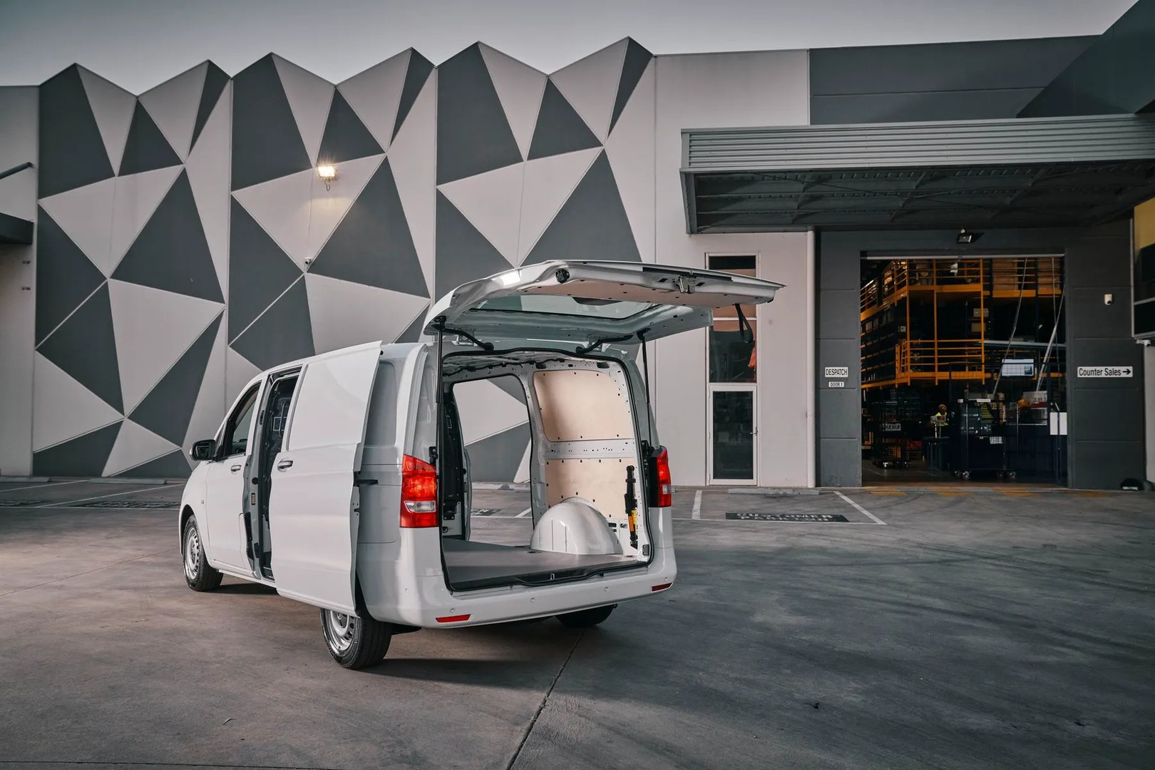 Mercedes_Vito_3_generation_restyling_2__Van_Long__2.jpg