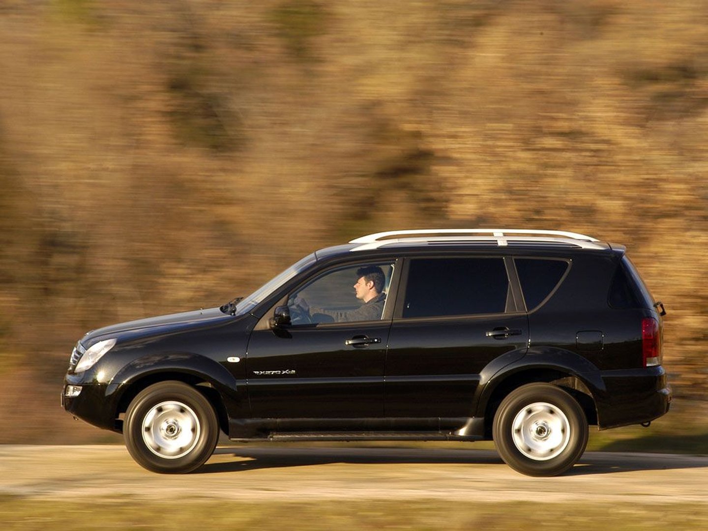 ssangyong_Rexton_1_generation__SUV_5-doors__11.jpg