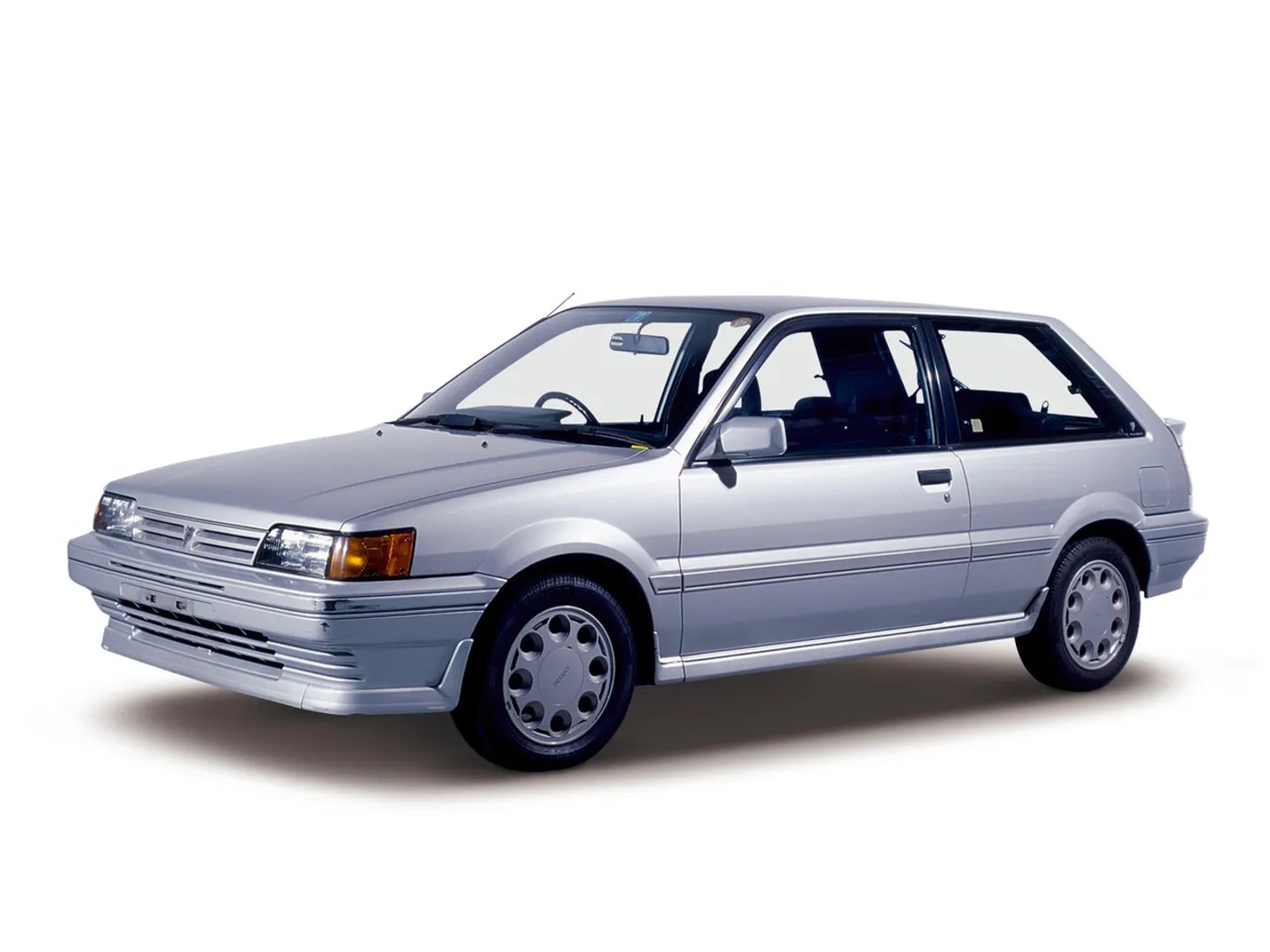 Nissan Pulsar 3 generation  Mini 3-doors