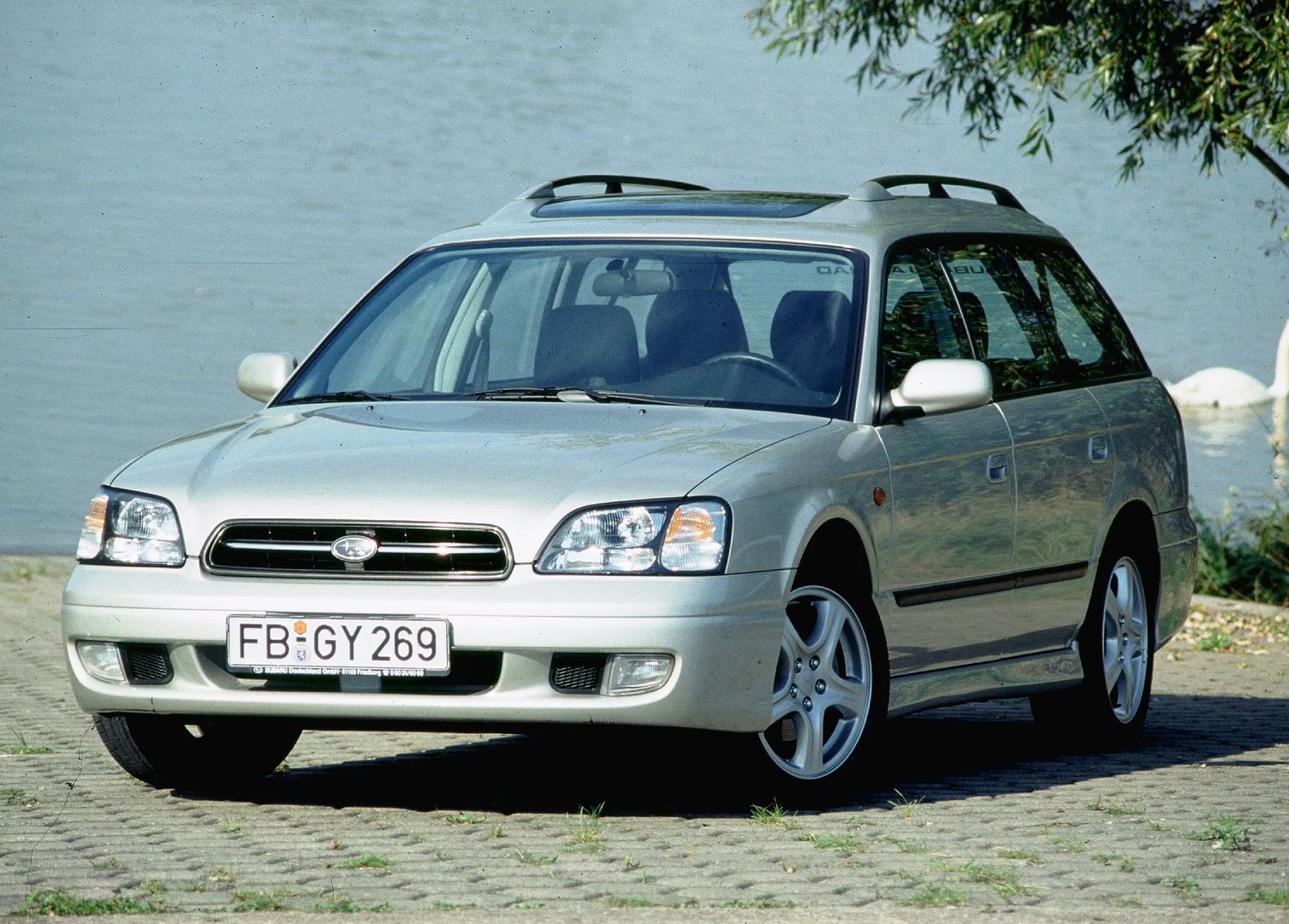 Subaru_Legacy_3_generation__Estate_5-door__4.jpg
