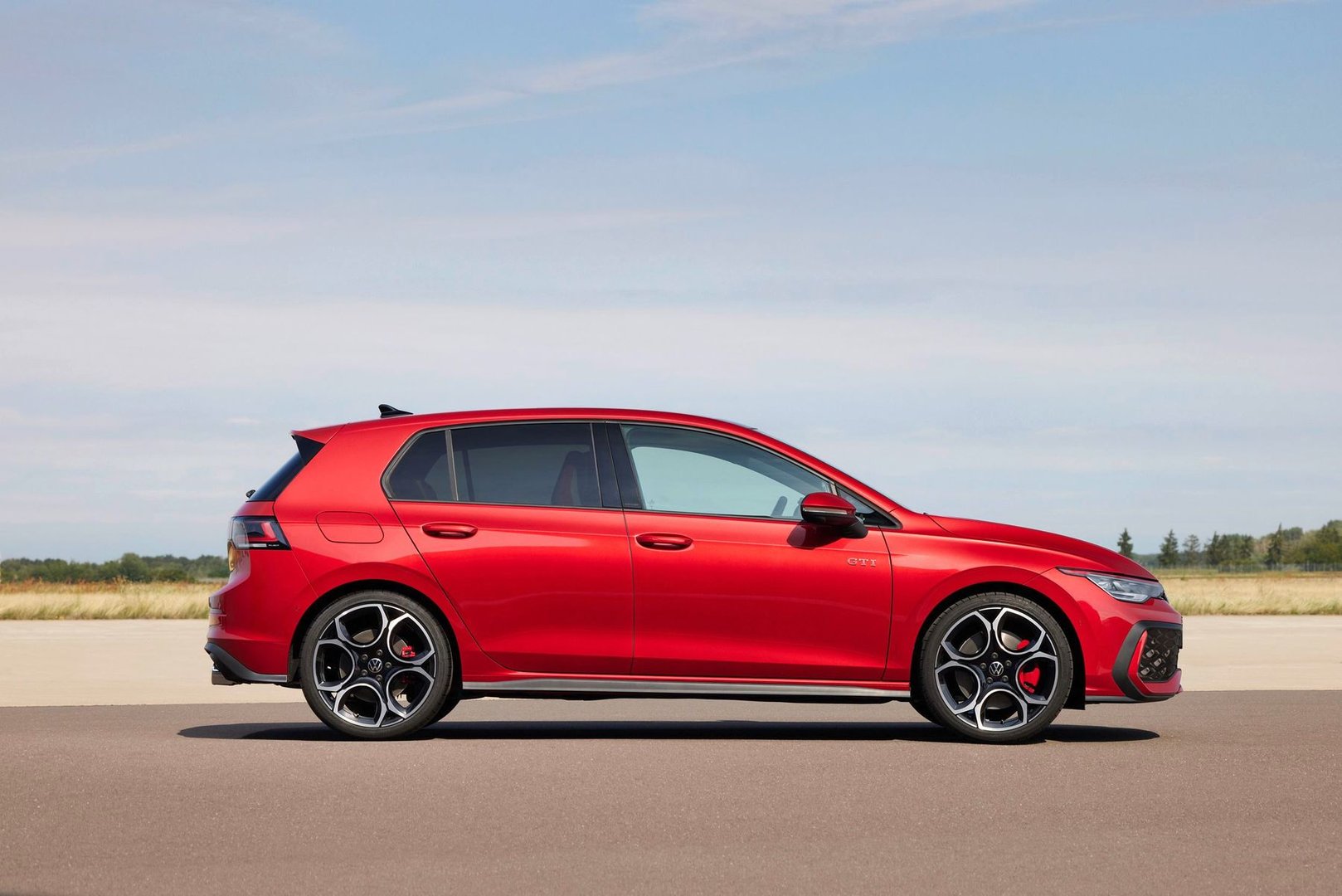 volkswagen_Golf_GTI_8_generation_restyling__Hatchback_5-door__2.jpg