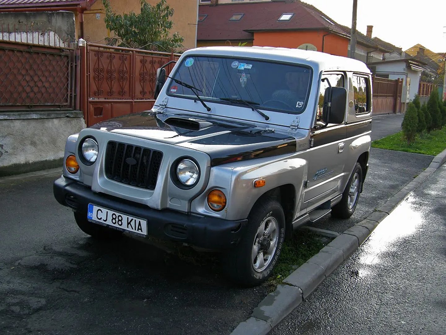 Kia_Retona_1_generation__SUV_3-doors__1.jpg