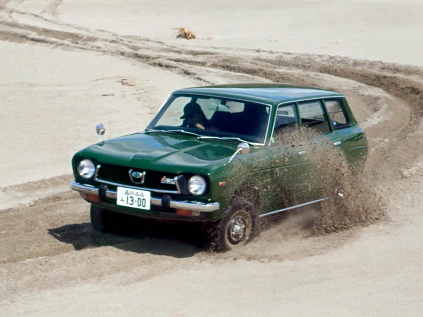 Subaru_Leone_1_generation__Estate_5-door__3.jpg