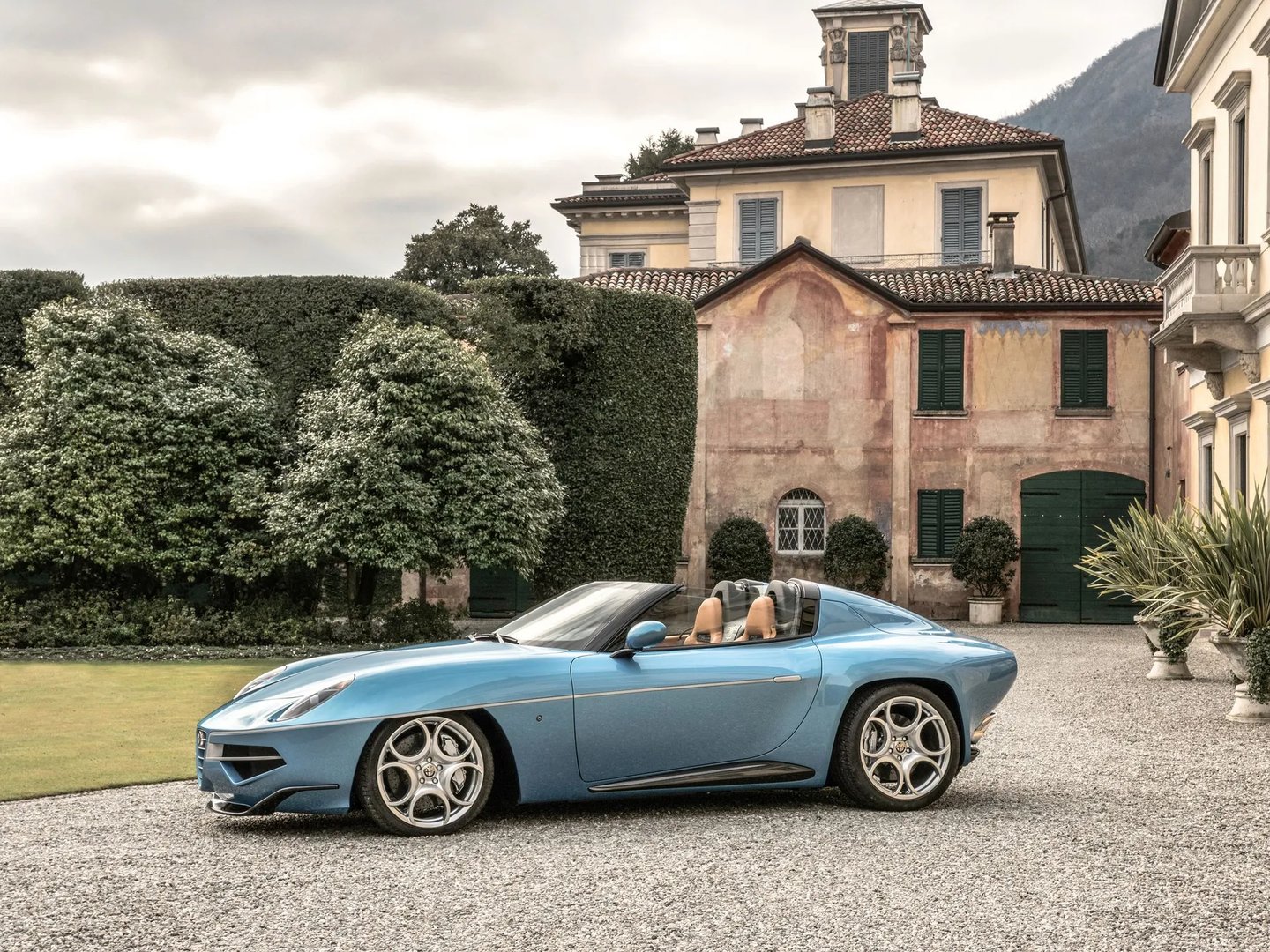 Alfa Romeo_Disco_Volante_1_generation__Roadster__5.jpg