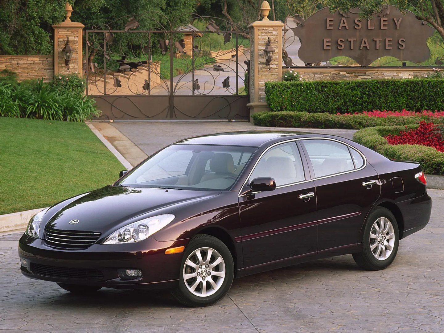 Lexus_ES_4_generation__Sedan__1.jpg