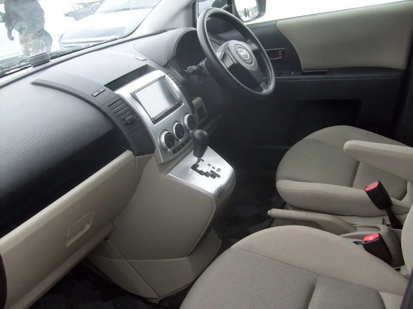 Mazda_Premacy_2_generation__Compact_Van__13.jpg